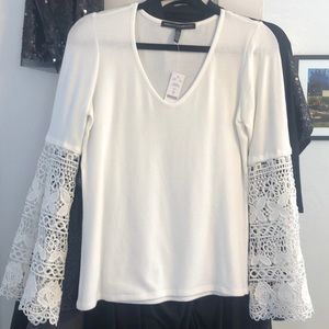 Women’s small V-neck lightweight sweater